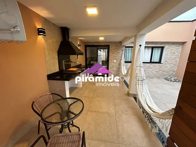 Casa com 191m² 2 quartos e 2 banheiros, à venda, no bairro Centro em Caraguatatuba
