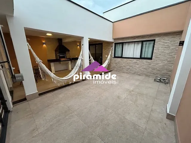 Casa com 191m² 2 quartos e 2 banheiros, à venda, no bairro Centro em Caraguatatuba