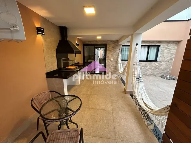 Casa com 191m² 2 quartos e 2 banheiros, à venda, no bairro Centro em Caraguatatuba