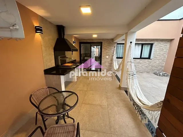 Casa com 191m² 2 quartos e 2 banheiros, à venda, no bairro Centro em Caraguatatuba