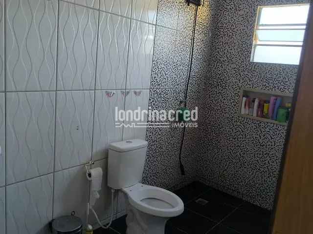 Casa com 250m² 2 quartos e 2 banheiros, à venda, no bairro Conjunto Vivi Xavier em Londrina