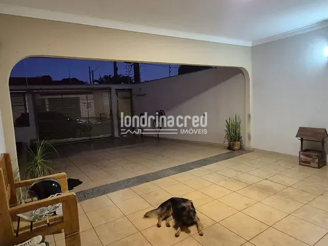 Casa com 540m² 4 quartos e 3 banheiros, à venda, no bairro San Fernando em Londrina