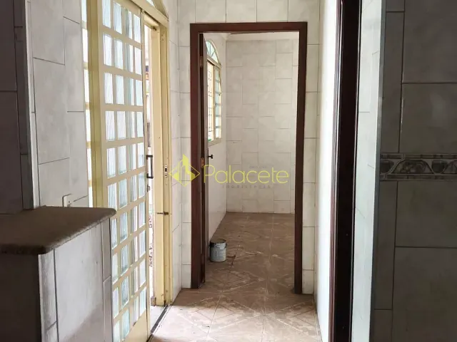 Casa com 300m² 2 quartos e 2 banheiros, à venda, no bairro Residencial Vale das Acácias em Pindamonhangaba