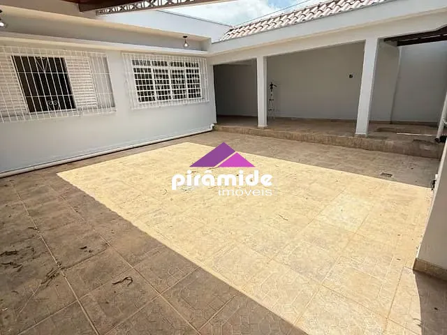 Casa com 248m² 6 quartos e 4 banheiros, à venda, no bairro Vila Resende em Caçapava