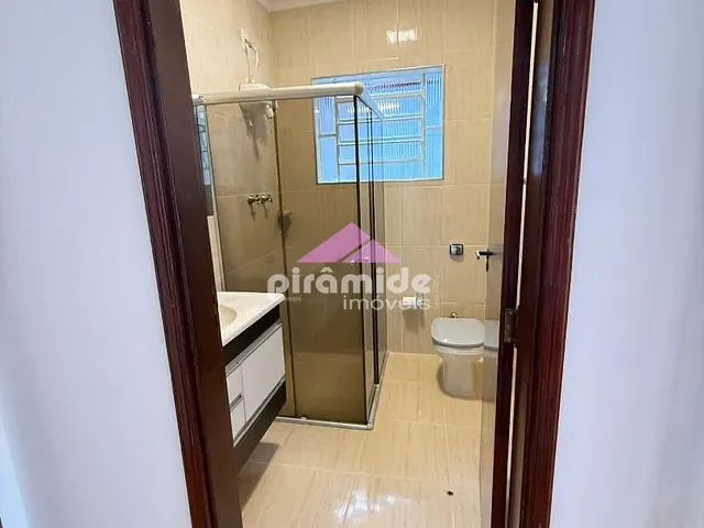 Casa com 248m² 6 quartos e 4 banheiros, à venda, no bairro Vila Resende em Caçapava
