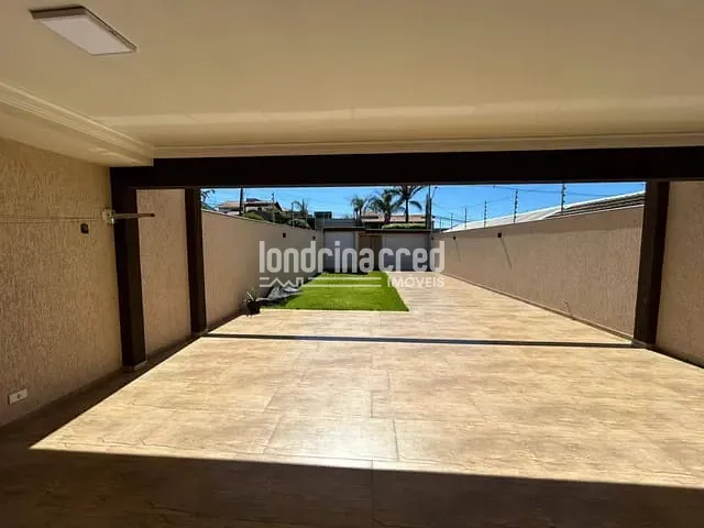Casa com 225m² 3 quartos e 3 banheiros, à venda, no bairro Colúmbia em Londrina