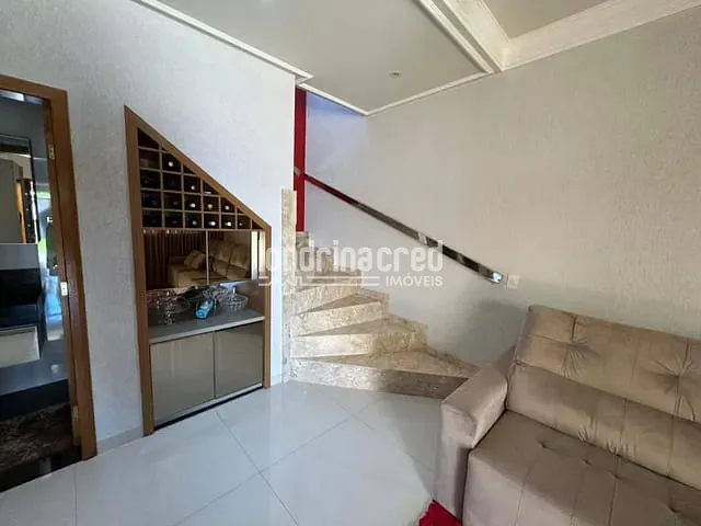 Casa com 225m² 3 quartos e 3 banheiros, à venda, no bairro Colúmbia em Londrina