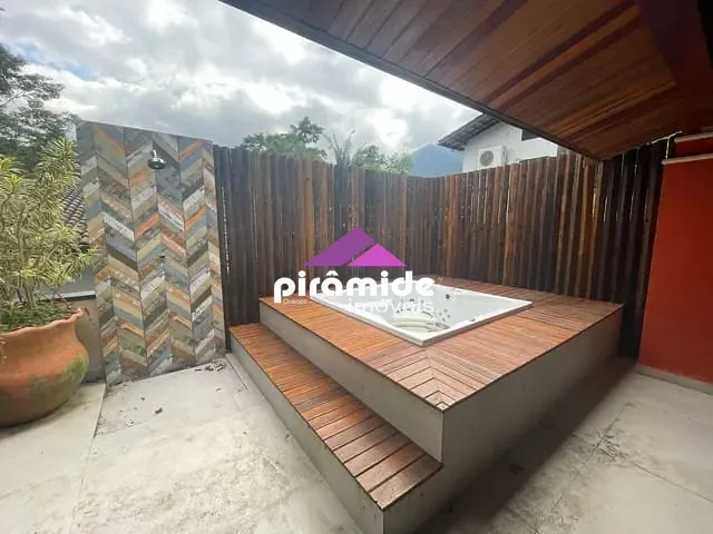 Casa com 382m² 3 quartos e 5 banheiros, à venda, no bairro Massaguaçu em Caraguatatuba