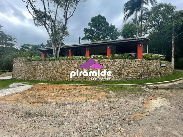 Casa com 382m² 3 quartos e 5 banheiros, à venda, no bairro Massaguaçu em Caraguatatuba