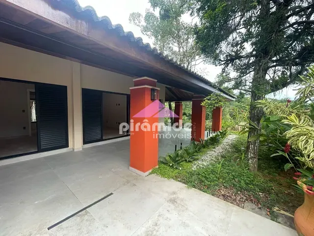 Casa com 382m² 3 quartos e 5 banheiros, à venda, no bairro Massaguaçu em Caraguatatuba