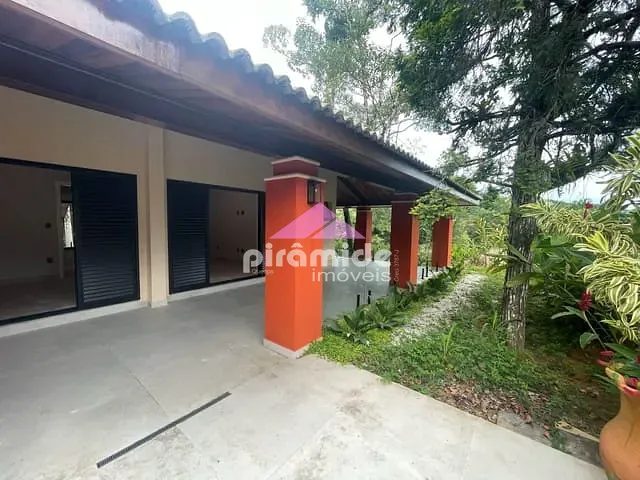 Casa com 382m² 3 quartos e 5 banheiros, à venda, no bairro Massaguaçu em Caraguatatuba