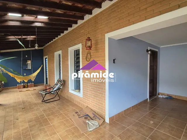 Casa com 250m² 3 quartos e 2 banheiros, à venda, no bairro Bosque dos Eucaliptos em São José dos Campos