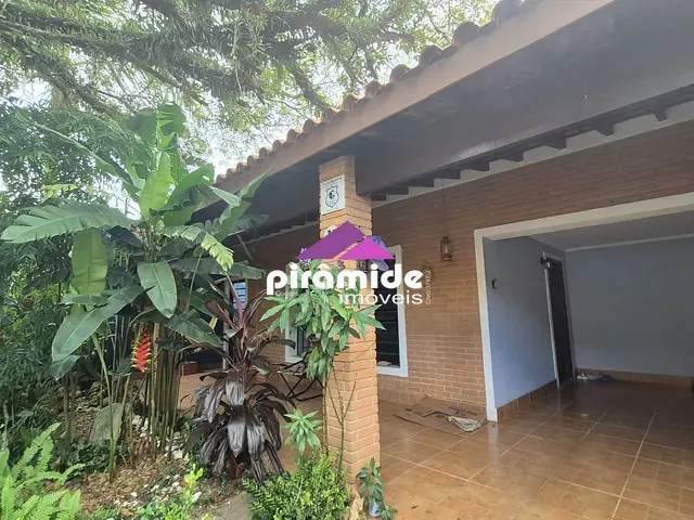 Casa com 250m² 3 quartos e 2 banheiros, à venda, no bairro Bosque dos Eucaliptos em São José dos Campos