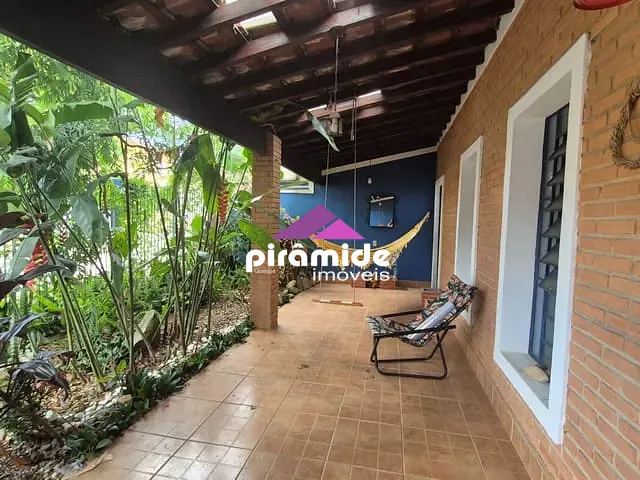 Casa com 250m² 3 quartos e 2 banheiros, à venda, no bairro Bosque dos Eucaliptos em São José dos Campos