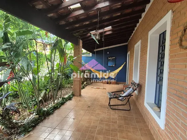 Casa com 250m² 3 quartos e 2 banheiros, à venda, no bairro Bosque dos Eucaliptos em São José dos Campos