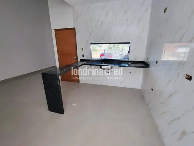 Casa com 180m² 3 quartos e 2 banheiros, à venda, no bairro Colúmbia em Londrina