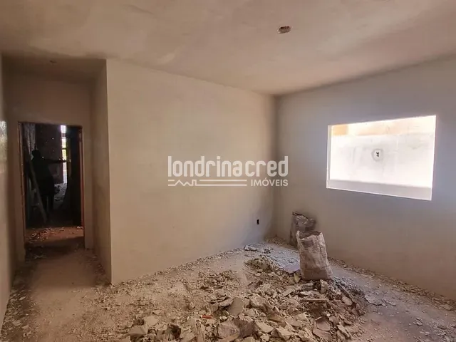Casa com 180m² 3 quartos e 2 banheiros, à venda, no bairro Colúmbia em Londrina