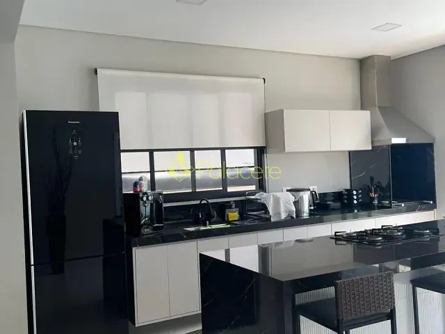Casa com 406m² 3 quartos e 3 banheiros, à venda, no bairro Alto do Cardoso em Pindamonhangaba