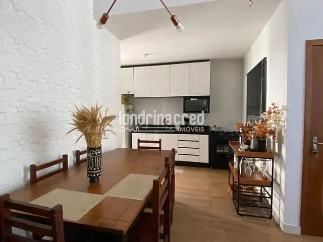 Casa com 184m² 3 quartos e 2 banheiros, à venda, no bairro Portal de Versalhes 2 em Londrina