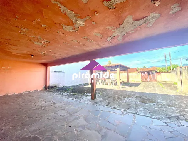 Casa com 360m² 3 quartos e 2 banheiros, à venda, no bairro Pontal de Santa Marina em Caraguatatuba