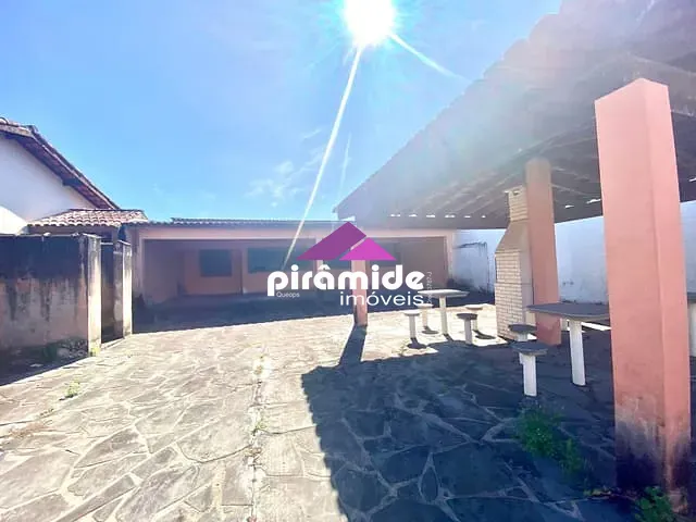 Casa com 360m² 3 quartos e 2 banheiros, à venda, no bairro Pontal de Santa Marina em Caraguatatuba