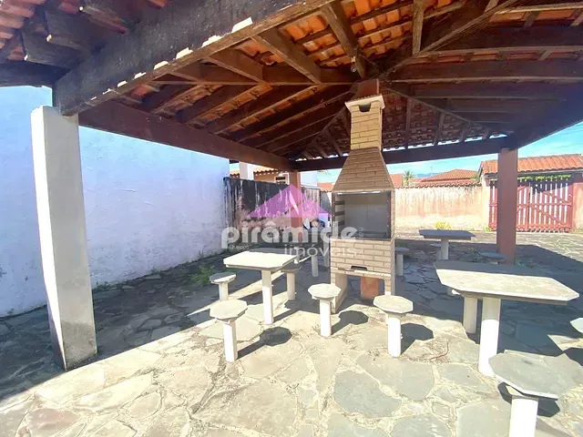 Casa com 360m² 3 quartos e 2 banheiros, à venda, no bairro Pontal de Santa Marina em Caraguatatuba