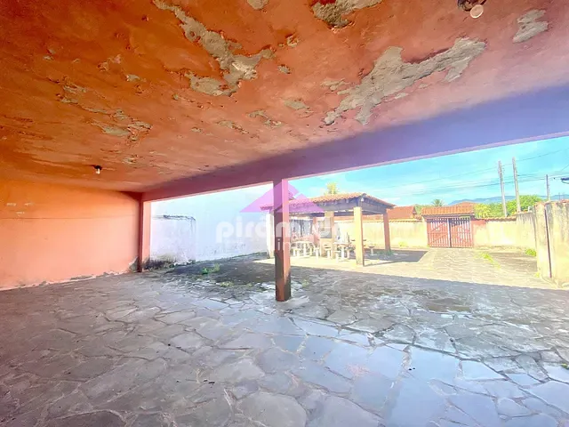 Casa com 360m² 3 quartos e 2 banheiros, à venda, no bairro Pontal de Santa Marina em Caraguatatuba