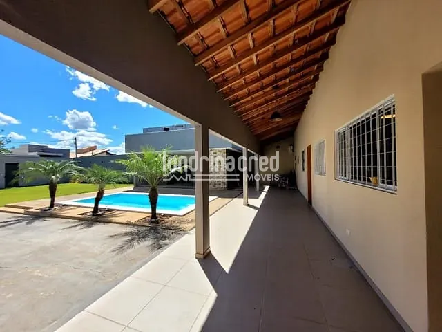 Casa com 525m² 2 quartos e 2 banheiros, à venda, no bairro Granville Parque Residencial em Londrina