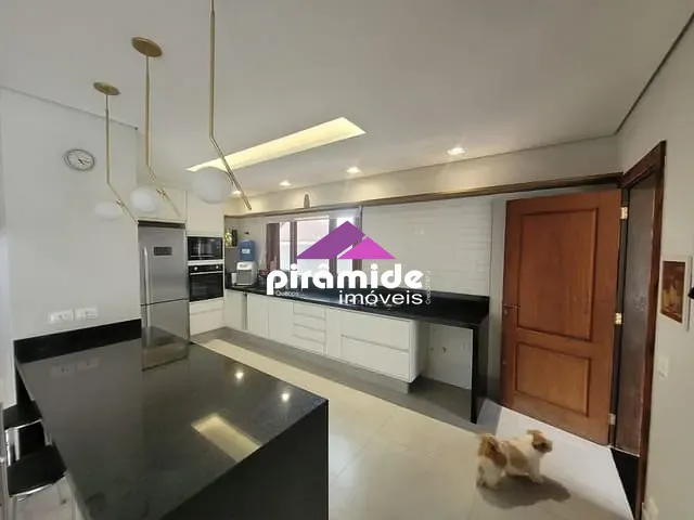 Casa com 840m² 3 quartos e 3 banheiros, à venda, no bairro Mar Verde em Caraguatatuba