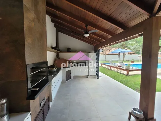 Casa com 840m² 3 quartos e 3 banheiros, à venda, no bairro Mar Verde em Caraguatatuba