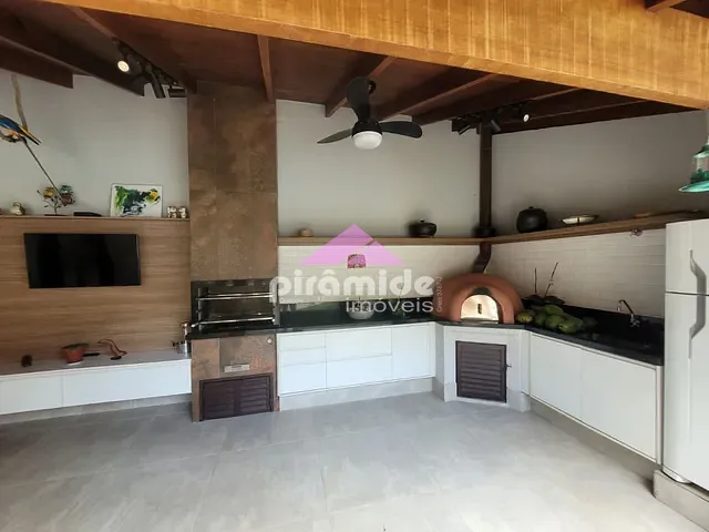Casa com 840m² 3 quartos e 3 banheiros, à venda, no bairro Mar Verde em Caraguatatuba