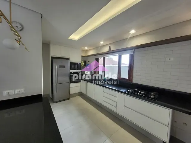 Casa com 840m² 3 quartos e 3 banheiros, à venda, no bairro Mar Verde em Caraguatatuba
