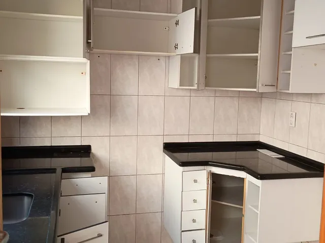 Casa 2 quartos e 2 banheiros, para alugar, no bairro Jardim Cristina em Pindamonhangaba