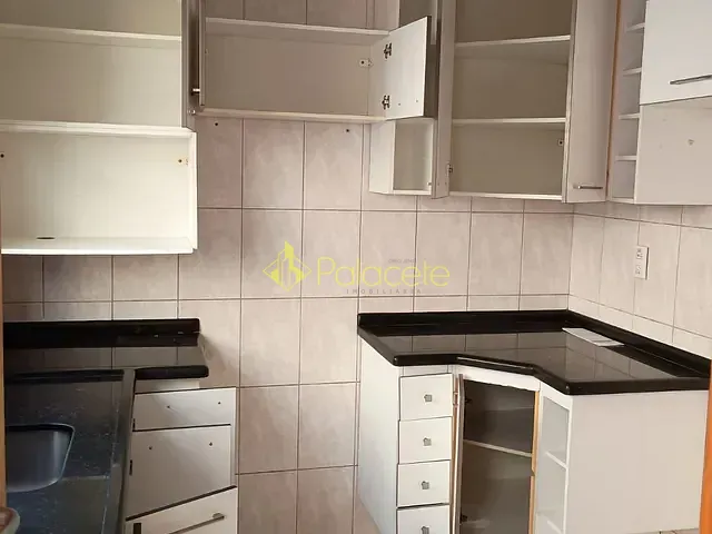 Casa 2 quartos e 2 banheiros, para alugar, no bairro Jardim Cristina em Pindamonhangaba