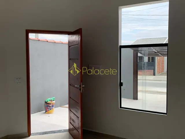 Casa com 125m² 2 quartos e 2 banheiros, à venda, no bairro Residencial e Comercial Portal dos Eucaliptos em Pindamonhangaba