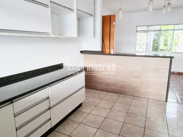 Casa com 250m² 2 quartos e 2 banheiros, à venda, no bairro Jardim Imagawa / Ouro Verde em Londrina