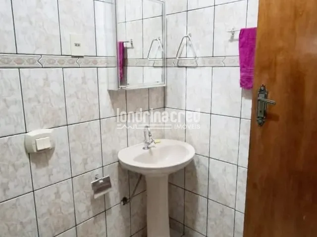Casa com 250m² 2 quartos e 2 banheiros, à venda, no bairro Jardim Imagawa / Ouro Verde em Londrina