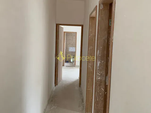 Casa com 125m² 2 quartos e 2 banheiros, à venda, no bairro Residencial e Comercial Portal dos Eucaliptos em Pindamonhangaba