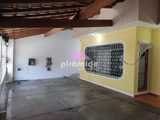 Casa com 300m² 3 quartos e 2 banheiros, à venda, no bairro Jardim Paraíso em São José dos Campos