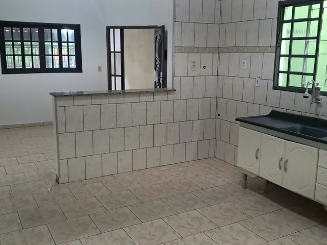 Casa 2 quartos e 1 banheiro, para alugar, no bairro Comercial e Residencial Jardim Mariana em Pindamonhangaba