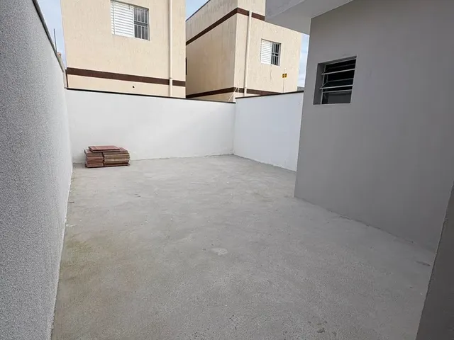 Casa 2 quartos e 2 banheiros, à venda, no bairro Conjunto Habitacional Terra dos Ipês em Pindamonhangaba