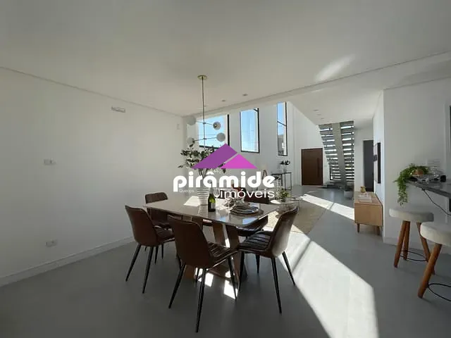 Casa com 250m² 4 quartos e 5 banheiros, à venda, no bairro Loteamento Fazenda Ronda em São José dos Campos