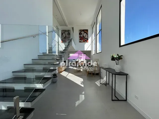 Casa com 250m² 4 quartos e 5 banheiros, à venda, no bairro Loteamento Fazenda Ronda em São José dos Campos