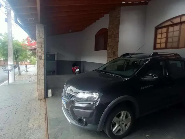 Casa com 300m² 3 quartos e 3 banheiros, à venda, no bairro Loteamento Residencial Andrade em Pindamonhangaba