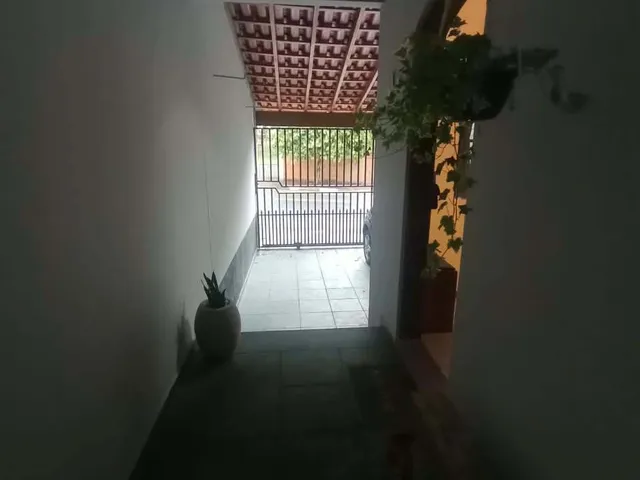 Casa com 300m² 3 quartos e 3 banheiros, à venda, no bairro Loteamento Residencial Andrade em Pindamonhangaba