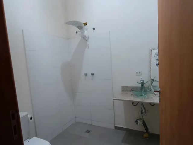 Casa 3 quartos e 2 banheiros, à venda, no bairro Loteamento Residencial e Comercial Flamboyant em Pindamonhangaba