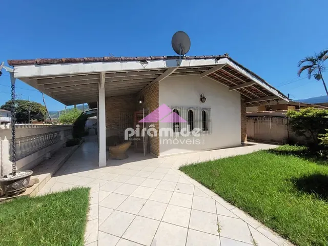 Casa com 300m² 3 quartos e 2 banheiros, à venda, no bairro Indaiá em Caraguatatuba