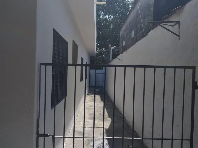 Casa com 295m² 3 quartos e 2 banheiros, à venda, no bairro Vila Rica em Pindamonhangaba