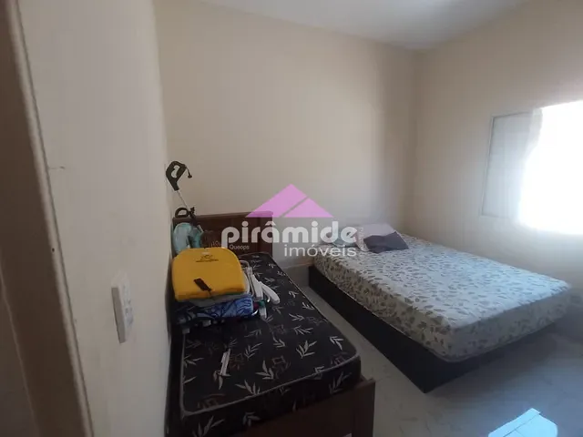 Casa com 360m² 3 quartos e 2 banheiros, à venda, no bairro Praia das Palmeiras em Caraguatatuba