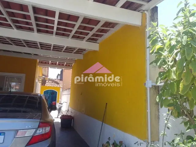 Casa com 360m² 3 quartos e 2 banheiros, à venda, no bairro Praia das Palmeiras em Caraguatatuba